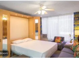 Kuhio Banyan Hotel