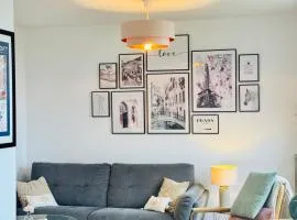 Cozy Apartment - RER - Paris in 15 minutes