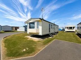 8 Berth Caravan For Hire At St Osyth Beach Holiday Park Ref 28012Hv
