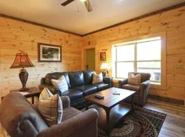 Cozy Cabin- One Bedroom in downtown Bryson City