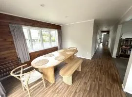 Large Bach in Raglan central