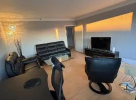 Luxury Apartment with Balcony, King Bed Free Parking 10 Min to Copenhagen Centre