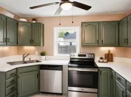Private King Room w Ensuite Bath in South Bend