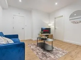 Coulsdon Luxe Suite Sleeps 2 Near Station