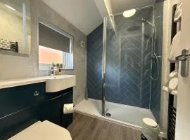 Recently Refurbished Town Centre Flat