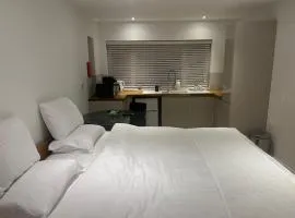 Modern Cosy Private Studio with Free Parking