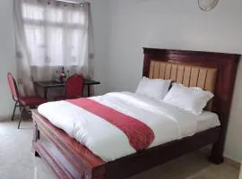 J & J Olosho Hotel