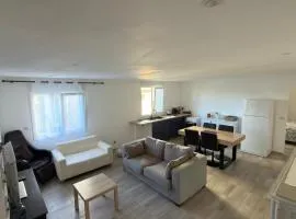 Cozy Apartment Near Roussillon, Gordes & Colorado Provençal