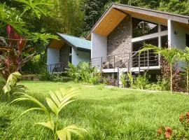 River Soul Jungle Casita on the River Near Dominical Beach