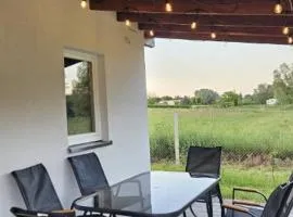 Domek nad jeziorem
