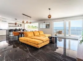 Modern luxury apartment Hana with big balcony, sea view & parking
