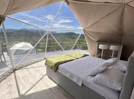 Dzipsi Glamping Resort, hotel a Sarajevo