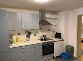 Ferienwohnung mit Garten und Bergblick
