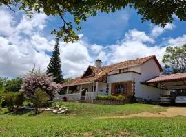 Casa Campestre para Familias y Grupos en La Mesa de los Santos