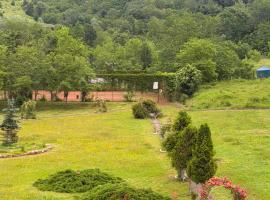 Casa Padurii Slanic Prahova, hotel em Grosani