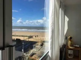 Charmant studio vue sur mer aux pieds de la plage