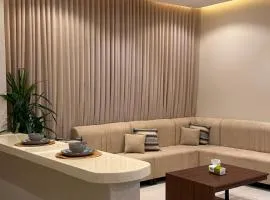 شقه