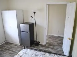 Room A in a Town House Very Close to UVA Hospital