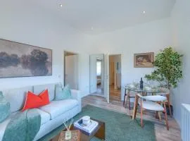 Chic Modern Design Apartment Bright & Minimalist Near Düsseldorf and Köln