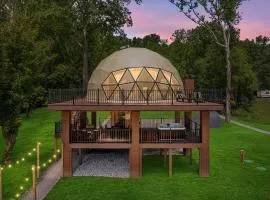 Luxury River Dome - Hot Tub, Sauna, Riverfront, Wifi