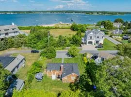 Walk to beach in charming neighborhood