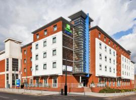 Holiday Inn Express Stevenage by IHG, viešbutis mieste Stiveneidžas