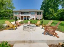 Beautiful Lake Sinclair Retreat w/ Dock & Deck!