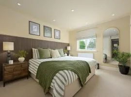 Modern Elegance at Gleneagles Village 2 Bed Home