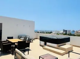 Penthouse with Private jacuzzi