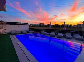 Anil luxury apartments, מלון בגולם