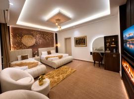 Grand Berkshire Hotel Peshawar、ペシャワールのホテル