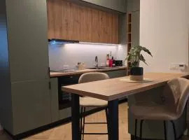 Cozy Central Home & Free Private Parking