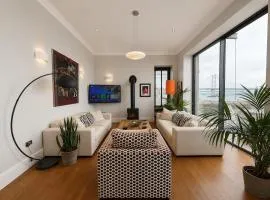 Iconic beachfront appt - 3 bed on The High Street