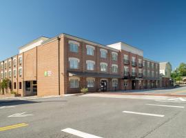 달로네가에 위치한 호텔 Holiday Inn Express & Suites - Dahlonega - University Area by IHG