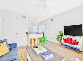Freshly Remodeled Island Suite w Pool & Pet Friendly