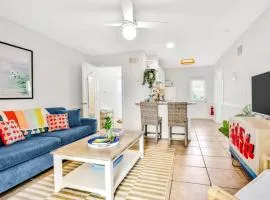 Freshly Remodeled Island Suite w Pool & Pet Friendly
