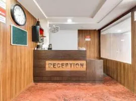 Super Capital O Seven Wonders Inn Near Sahara Ganj Mall