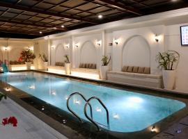 Hotel Roditha Banjarbaru، فندق في Banjarbaru