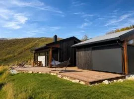 Mountain Cabin with Stunning Views, Extra Space Available
