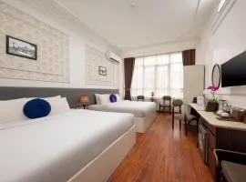 The Lake Silk Hotel & Travel