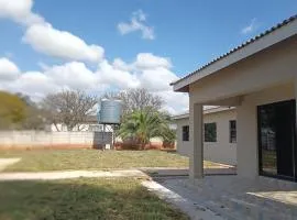 Ruemat 4 bedrooms Cozy Place Hillcrest Bulawayo