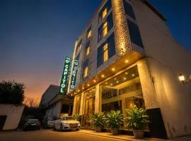 Hotel D'Capitol - Delhi Airport