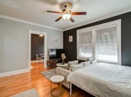 Cute Downtown Stay near Toyota Center & Midtown