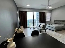 Sky Suites Trefoil By Luna Group Setia Alam