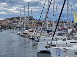 Yacht Pipit - Unique Stay in Marina of Kavala, Hotel in Kavala