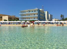 Hotel Blu: Porto Cesareo şehrinde bir otel