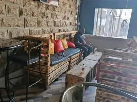 J & J Olosho Hotel