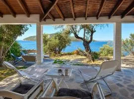 Mare E Cielo - Seafront Stay & Private Beach Samos