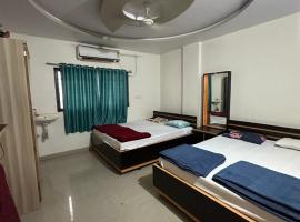 Ashoka Bhakt Niwas, hotel in Tuljapur