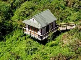 Noah's lookout treehouse, floating nature escape